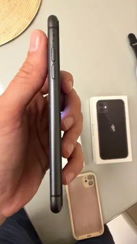 iPhone 11 128G Preto