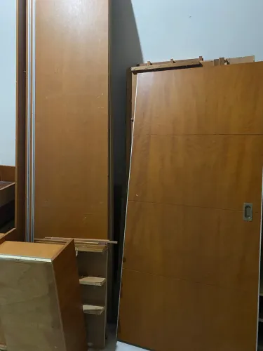 Vende-se guarda roupa e geladeira