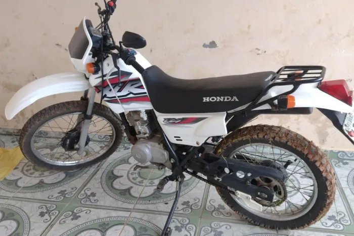 Moto toda reformada ,pra vc que valoriza uma boa moto 