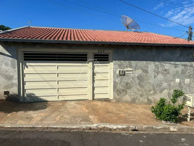 Casa à venda, 4 quartos, Jardim Lavínia - Marília/SP