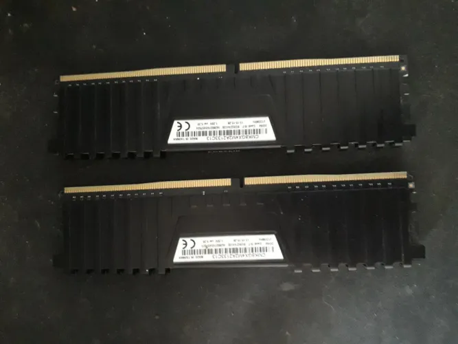 Memória RAM ddr4 2x4gb 8gb Corsari 2133mhrz