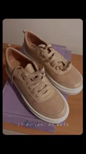 Tênis 36 sem uso lindíssimo ! Combina com qualquer roupa ! 