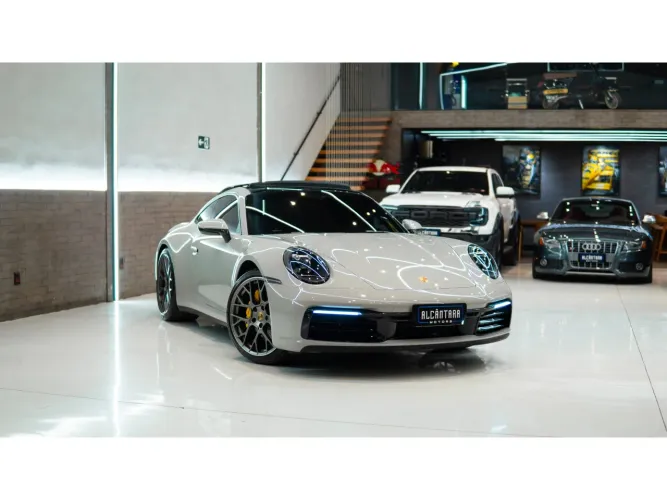 Porsche 911 Carrera 3.0 24V H6 PDK 2022