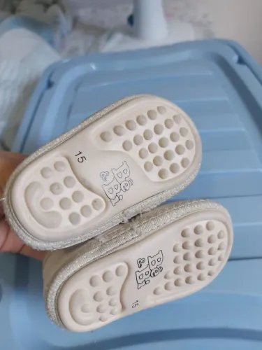 Roupinhas e sapatos para menino de 3 a 6 meses 