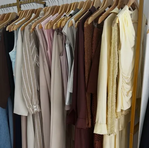 Roupas femininas a preço de custo