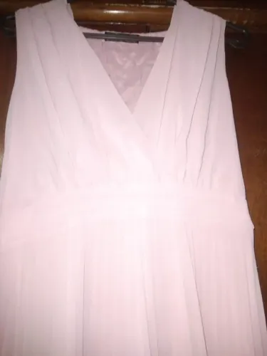 Vestido Clássico Rosa Claro Número ''M'' 40/42 USADO 1 VEZ.