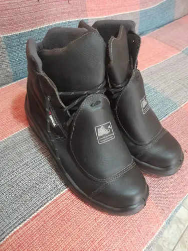 Bota de couro p trabalho