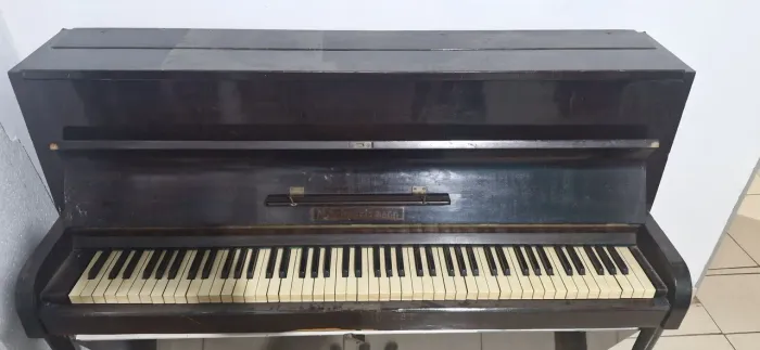 Piano Acústico Vertical M. Schwartzmann - Usado - Para Reforma