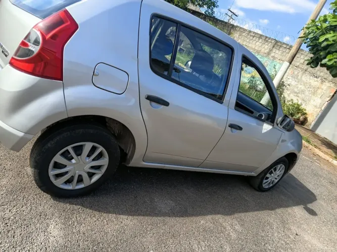 Renault Sandero Authentique Hi-flex 1.0 16V 5P 2011