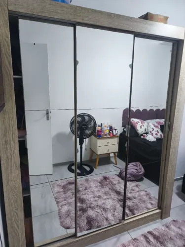 Vendo guarda roupa portas de correr