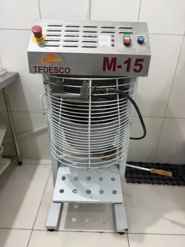 Misturela Tedesco M-15 15 Litros - Ideal para Salgados e Doces