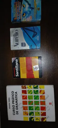 Kit Dicionário (Português, espanhol e Inglês) e Gramatica Portuguesa