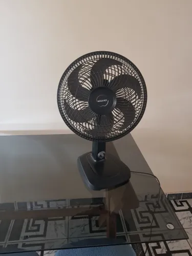 Vendo ventilador semi novo 