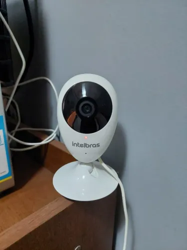 Câmera de Segurança Intelbras com WiFI HD IC3 Branca