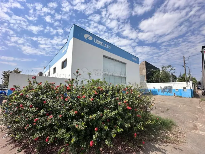 Salão Comercial com 300m² de Construção no bairro Distrito Industrial Doutor Carlos Arnald