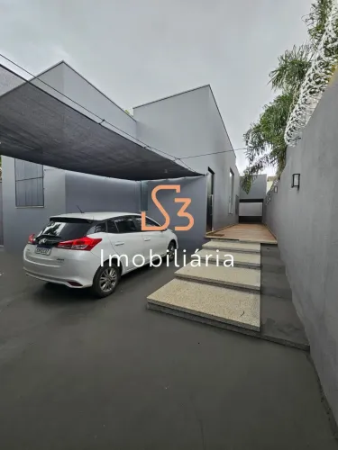 Casa à venda em Uberlândia-MG, Bairro Pampulha: 3 quartos, 1 suíte, 2 salas, 3 banheiros,