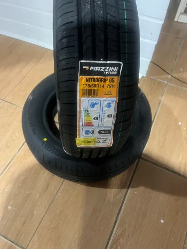 Pneus novos 175/60/14