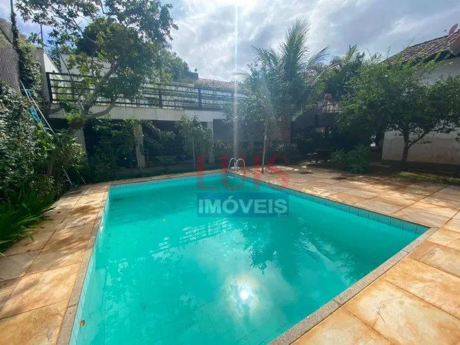 Casa com 3 dormitórios para alugar, 260 m² por R$ 9.685,00/mês - Itaipu - Niterói/RJ
