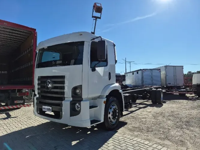 Volkswagen 15.180 2010 Constellation