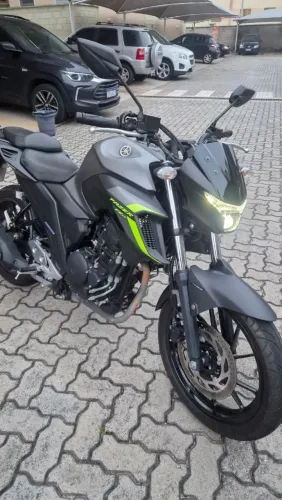 Yamaha Fazer FZ25 2024 | Única Dona | Só 7.150 km