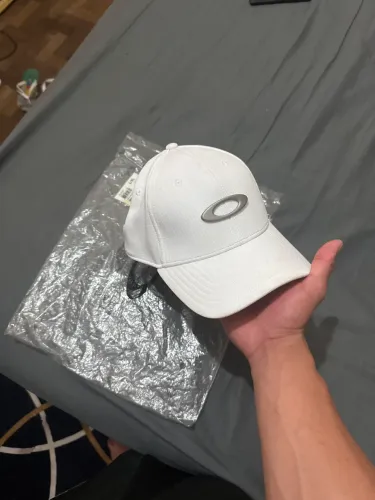 Boné oakley