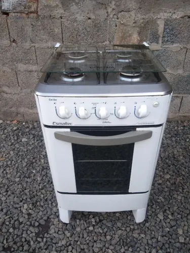 Vendo fogão 4 bocas Esmaltec funcionando perfeitamente