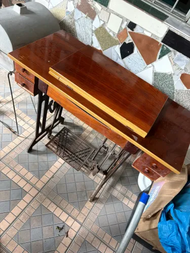 Máquina de costura antiga, não funciona 