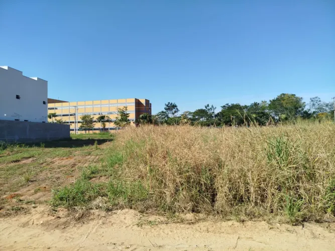 Terreno enfrente Estácio Unijipa 