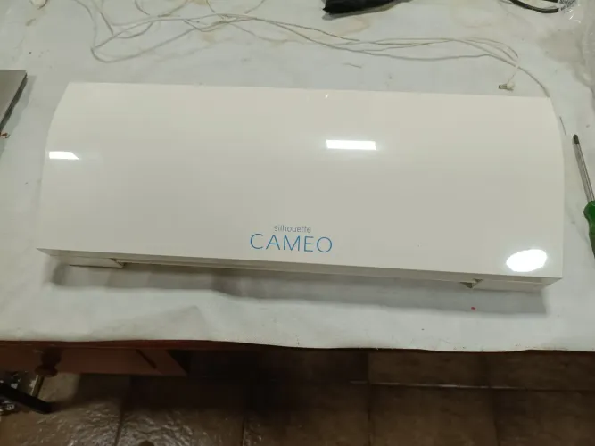 Silhouette cameo 3 