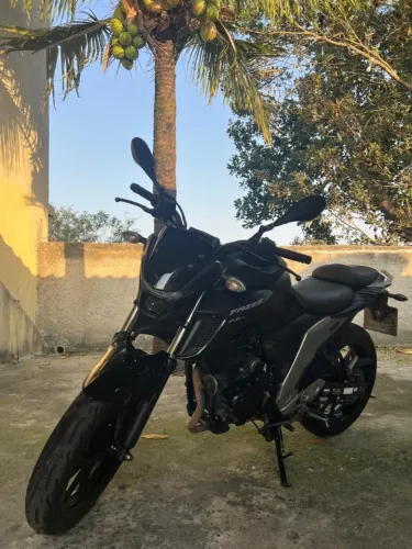 YAMAHA FZ25 | ÚNICO DONO | 35 MIL KM | PNEUS + RELAÇÃO NOVOS | NUNCA CAIU