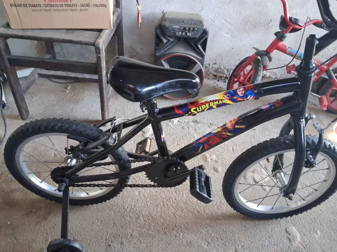 Bicicleta aro 16 reformada Entrego a combinar 250 reais leia
