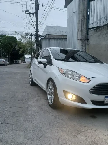 Ford Fiesta Sedan 1.6 16V Flex Aut. 2014