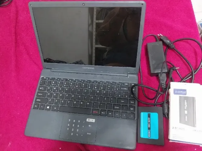 Notebook Compaq CQ27 Core i3 + SSD 240GB e Case (No Estado / Ler Descrição)