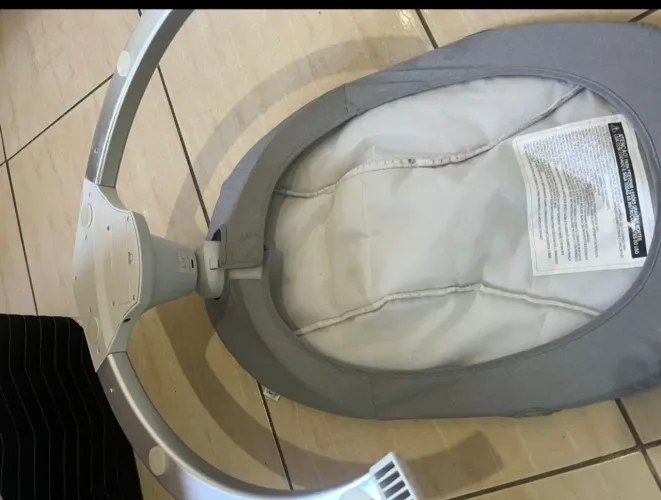 Cadeira de balanço para bebê.