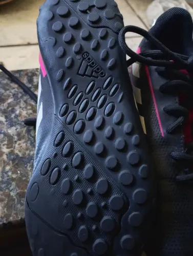 Chuteira nova da marca Adidas original