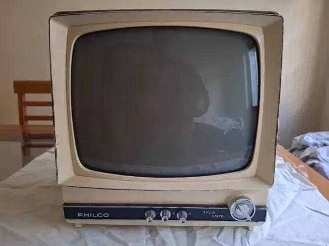 TV Philco antiga modelo 370 B-253 P&B