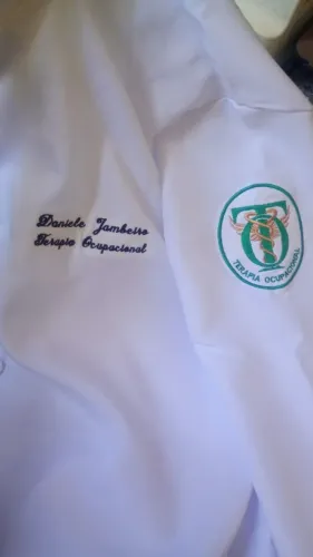 Bordados em jaleco