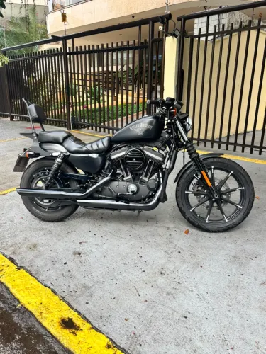 Harley Davidson Sportster Iron 883 Preta Fosca 2017 
