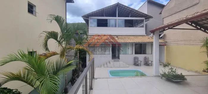 Ampla Casa Duplex Ótima Localização - Cordeiro - RJ