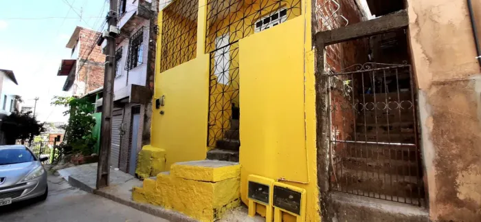 Casa ampla,3a etapa a 5 a 8 minutos do final de linha.