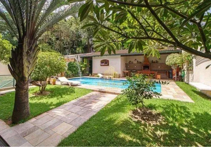 Casa a venda com piscina na City America