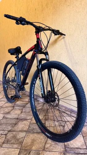 Bicicleta MTB High One Aro 29 27V Shimano Alivio,Freio Hidráulico
