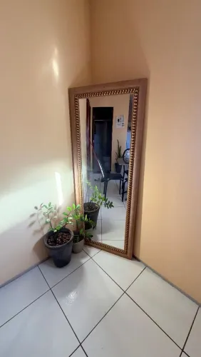 Espelho De Corpo Inteiro Com Moldura Rústica E Detalhes Dourados