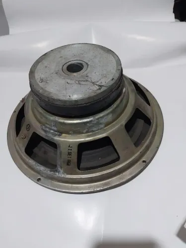 vendo auto falante gradiente 12 polegadas para restauro.