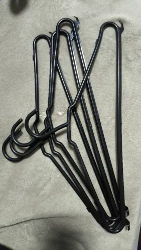 Cabides pretos