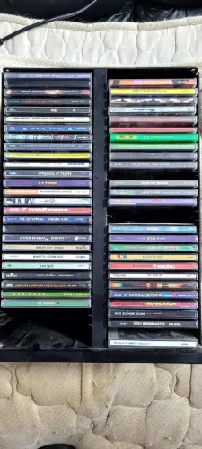 Coleção de CDs e DVDs 