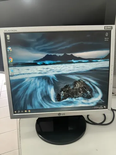 Monitor LG Flatron L1753T usado