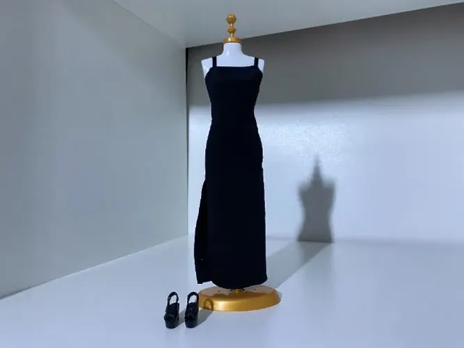 Lote: Vestido + Sapatos (Barbie Basics 04 - Ruiva) - Mattel