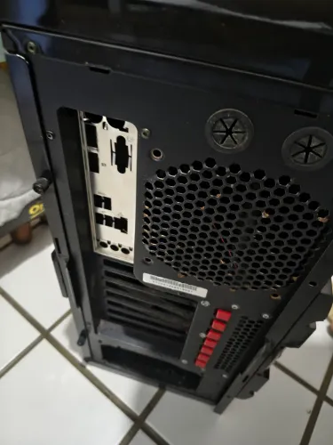 Gabinete gamer Arvina