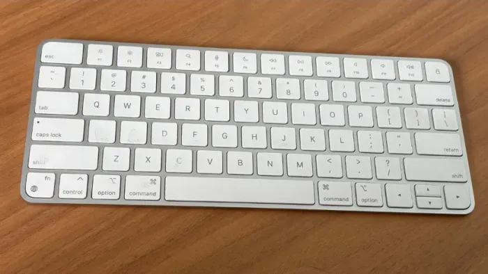 Teclado Apple Wireless Keyboard Bluetooth Branco Carregamento via USB-C
